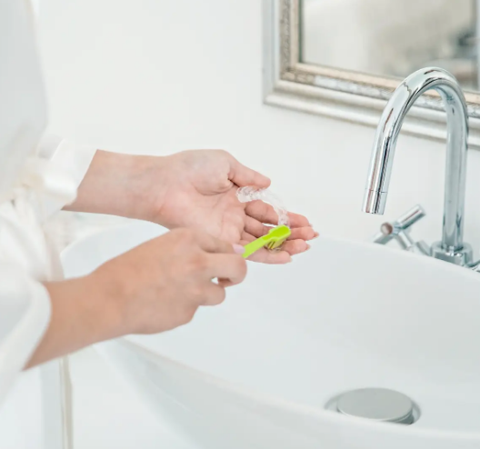 уход за элайнерами 